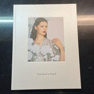 Van Cleef & Arpels 2024–2025 holiday catalog